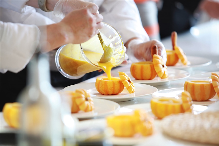 How to find your perfect wedding caterer