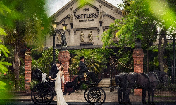 Settlers Country Manor