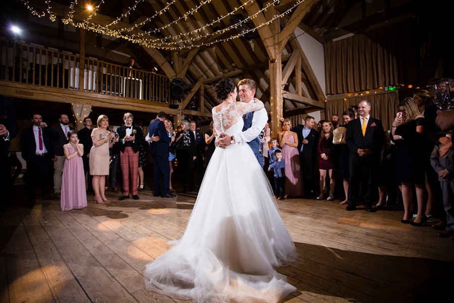 Best First Dance Songs for a Vintage Wedding